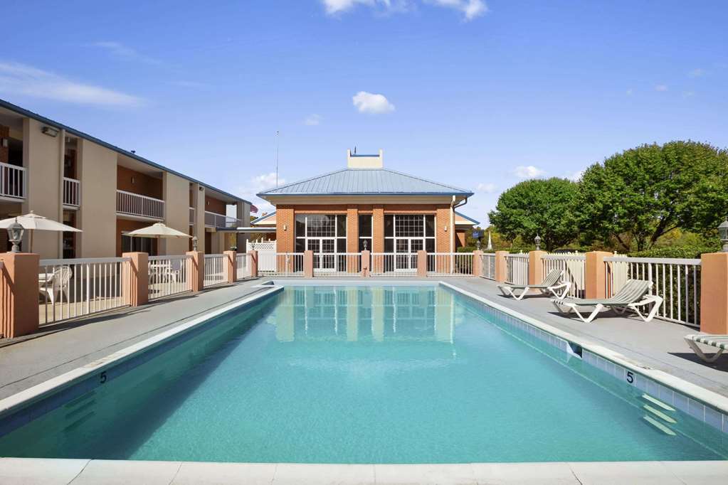 Baymont By Wyndham Hotel
